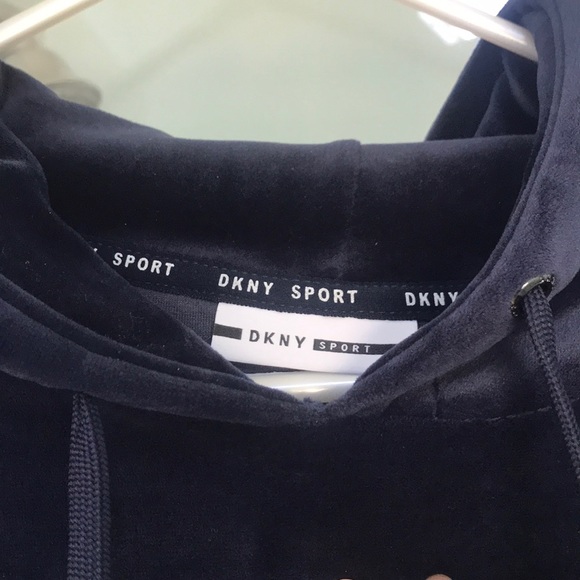New DKNY navy velvet sweater with hood - Picture 3 of 7